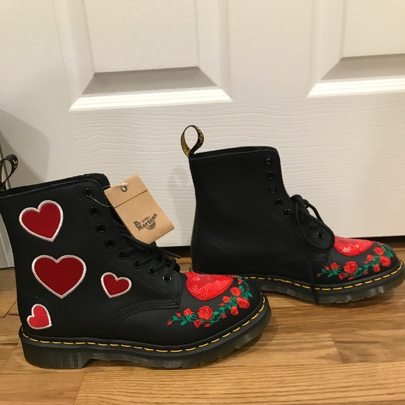 Dr. Martens Shoes - Doc Martens PASCAL Hearts 💕 Size 5